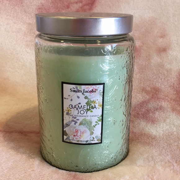 Susan Jacobs Scented Camellia Joy Home Decorative Candle XL 21oz NWT Textured - Picture 4 of 16
